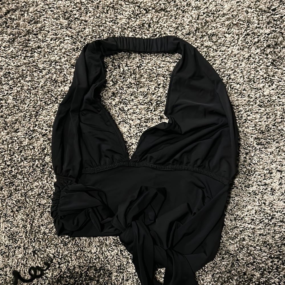 Backless Crop Top - Picture 2 of 3